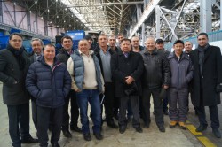 Представители сельхозпредприятий Самарской области посетили площадку сборки комбайнов и тракторов АГРОМАШ