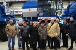 Представители сельхозпредприятий Кировской области ознакомились с производством техники АГРОМАШ