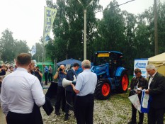 В Омске презентовали трактор, работающий на природном газе