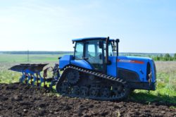 «Агромашхолдинг» повышает квалификацию специалистов на инновационных тракторах